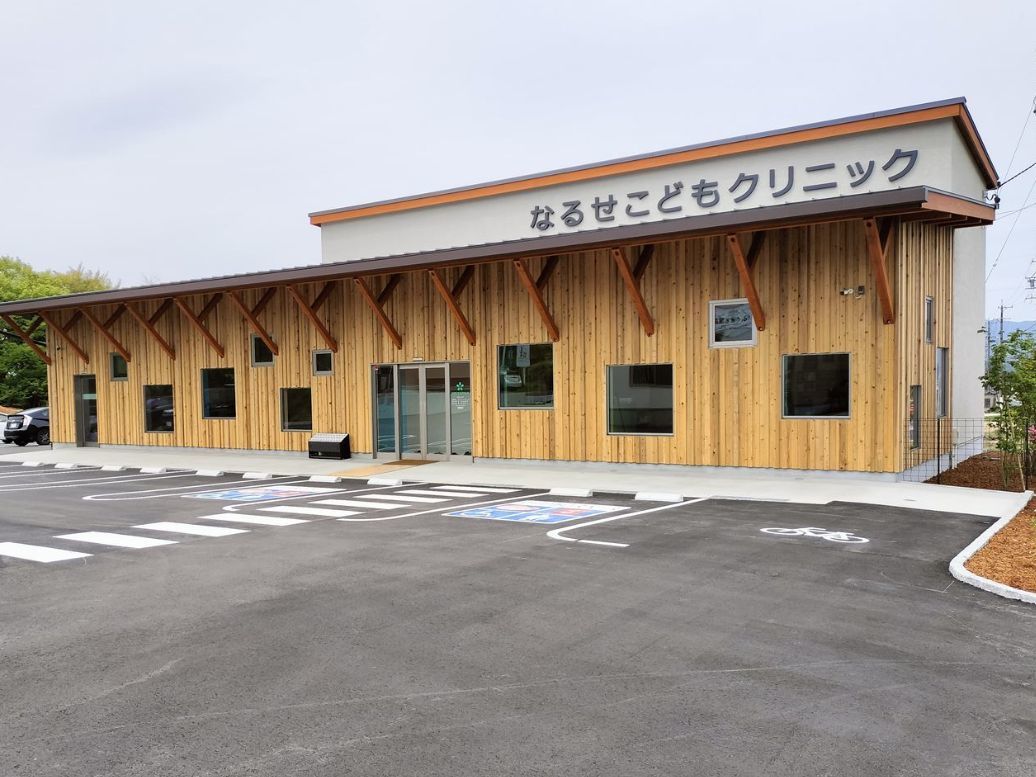 梁を見せた無垢のリビング